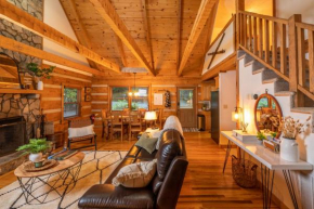 Creekside Cabin - Seven Devils,NC - Pet-Friendly, Close to Hiking & Fishing, and Family Games!